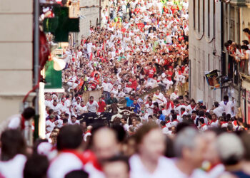 San Fermin Festivali'ndeki boğa koşusunda 8 kişi yaralandı
