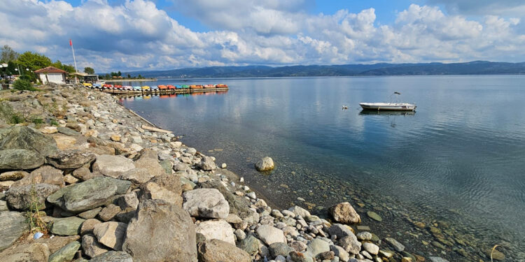 Sapanca Gölü'nde su seviyesi düştü