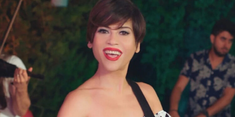 Şarkıcı Aydilge'ye hakaret etti, 25 bin lira bağışla uzlaşmaya varıldı