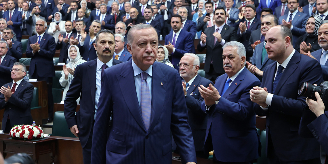 Siyasetin ve milletin seçim gündemi yok