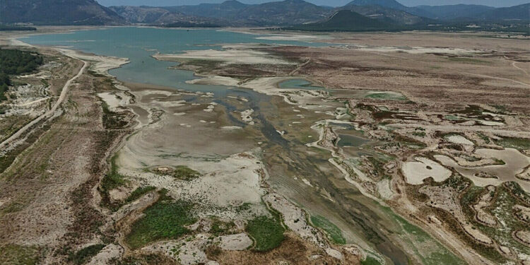 Tahtalı Barajı'nda su seviyesi yüzde 10'a düştü