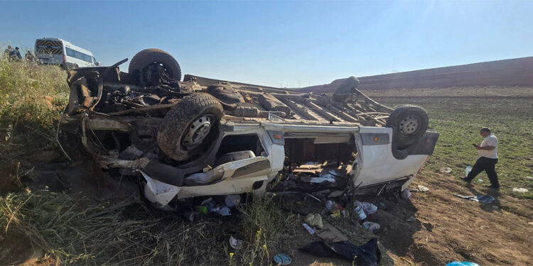 Konya'da tarım işçilerini taşıyan minibüs devrildi