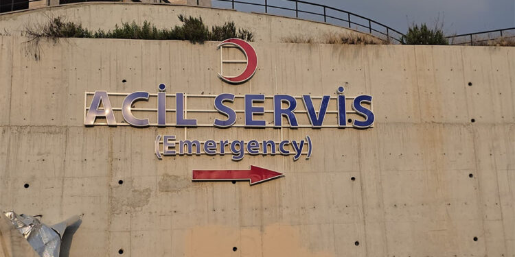 evde tartıştığı kocası tarafından 7 yerinden bıçaklandı