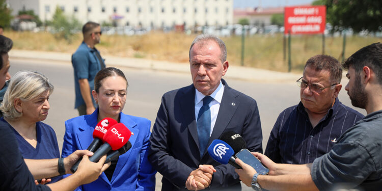 TBB Başkan Vekili Seçer, Muhittin Böcek'i cezaevinde ziyaret etti