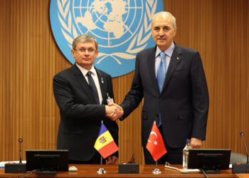 Numan Kurtulmuş Moldova Parlamento Başkanı ile bir araya geldi
