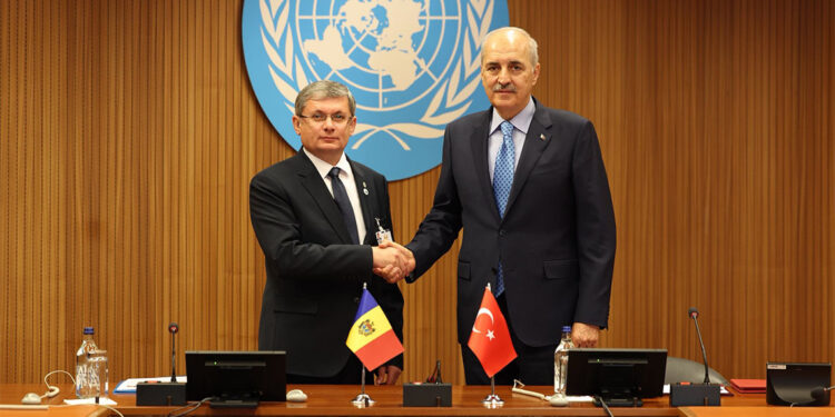 Numan Kurtulmuş Moldova Parlamento Başkanı ile bir araya geldi