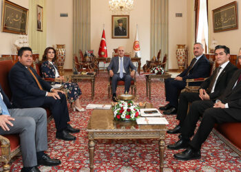 Numan Kurtulmuş, siyasi partilerin grup başkanvekillerini kabul etti