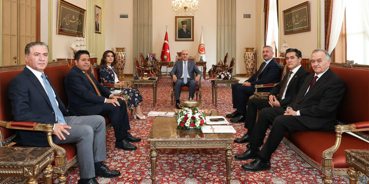 Numan Kurtulmuş, siyasi partilerin grup başkanvekillerini kabul etti