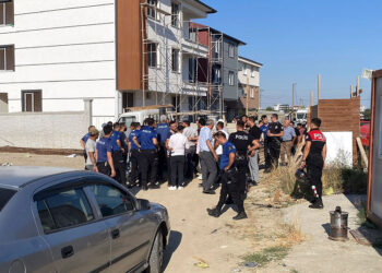 Tekirdağ'da inşaat işçilerinin 'park yeri' kavgası; 1’i polis, 3 yaralı