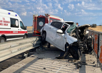 Tekirdağ'da kamyona çarpan otomobilin sürücüsü öldü