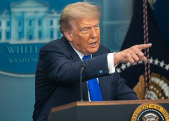 Trump, Tayland ve Kamboçya liderleriyle görüşerek ateşkes çağrısında bulundu