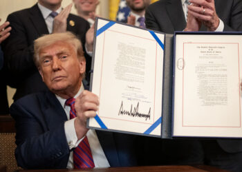 Donald Trump, GENIUS tasarısını imzaladı
