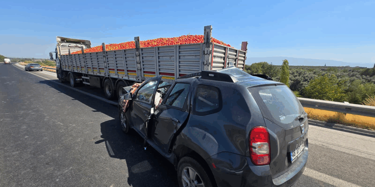 TÜLOF Başkanı ve eski CHP milletvekili Demir, kazada yaralandı