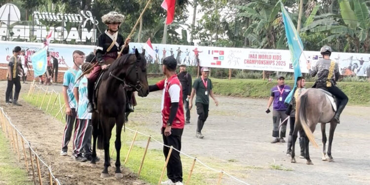 Türkiye, Dünya Çocuklar Atlı Okçuluk 2025 Şampiyonası'nda ikinci oldu
