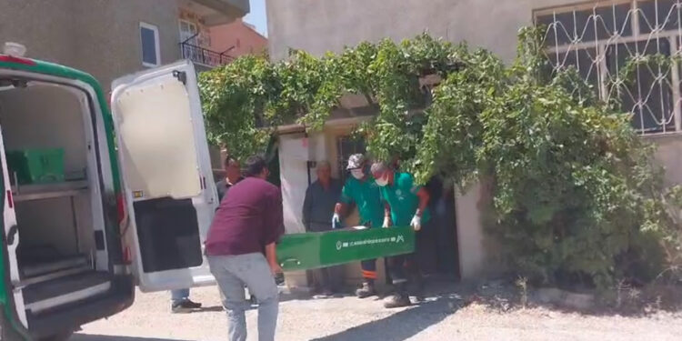 Tartıştığı annesini bıçaklayarak öldürdü