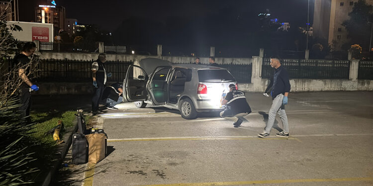 Tartıştığı kişiyi iki kez otomobille üzerinden geçerek öldürdü; 4 gözaltı