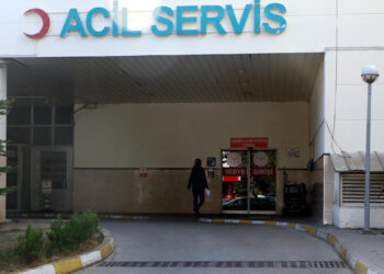 Tavuk tesisinde 11 işçi gazdan etkilendi