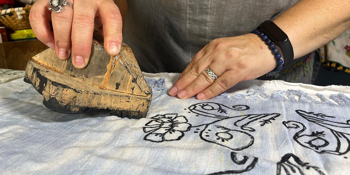 Tokat'ın yöresel sanatı 'yazmacılık' İzmir'de yaygınlaştırılıyor