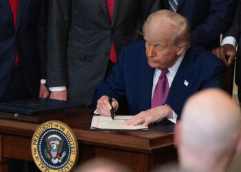 Trump, 9,1 milyar dolarlık federal kesintileri onayladı