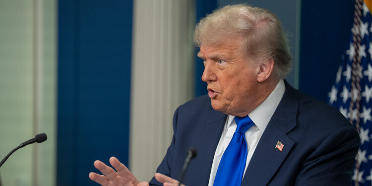 Trump, Kanada'ya yüzde 35 tarife uygulanacağını duyurdu