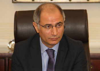 Türkiye güçlünün değil haklının yanında duruyor