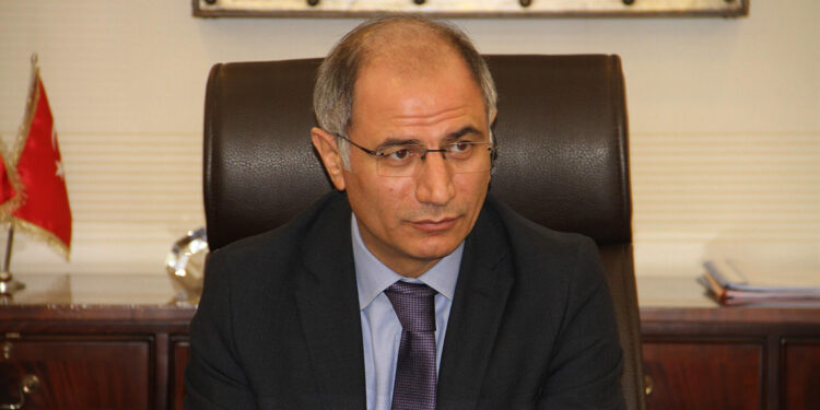 Türkiye güçlünün değil haklının yanında duruyor