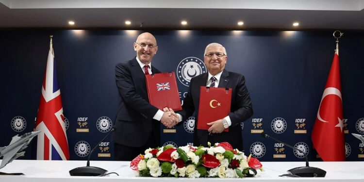 Türkiye ve İngiltere arasında Eurofighter anlaşması imzalandı