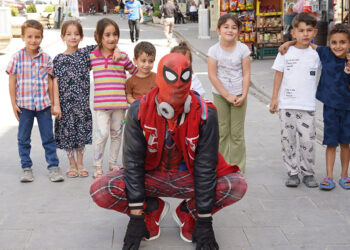 Türkiye'yi gezen Örümcek Adam, bu kez Şırnak'ta