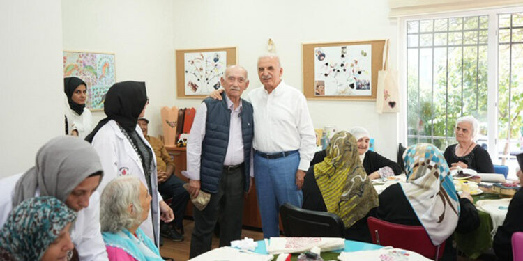 Ümraniye Belediyesi’nden ‘Aktif Yaş Al’ projesi