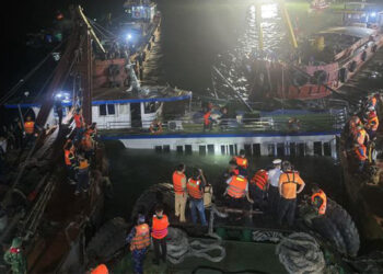 Vietnam'da tur teknesi alabora oldu; 37 ölü