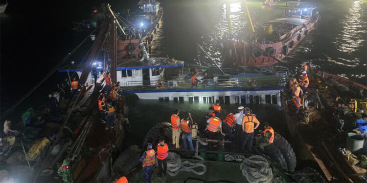 Vietnam'da tur teknesi alabora oldu; 37 ölü