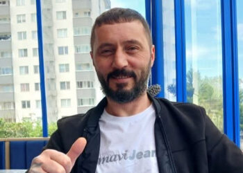 Sokakta tartıştığı yeğeninin öldürdü