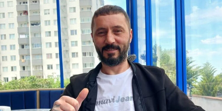 Sokakta tartıştığı yeğeninin öldürdü