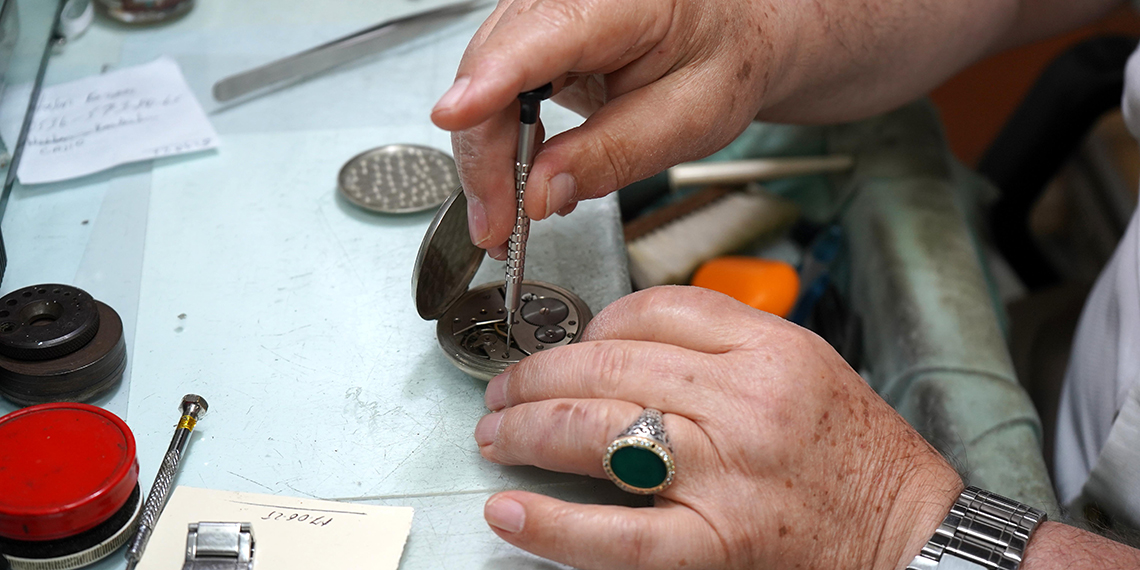 Yarım asırlık saat ustası: 200'den fazla çırak yetiştirdim, şimdi bulamıyorum