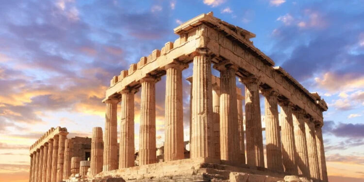 Yunanistan'da öğle saatlerinde açık alanlardaki çalışmalar yasaklandı