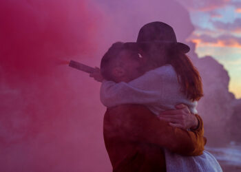 Hayatımıza renk katan, bizi biz yapan şeydir aşk