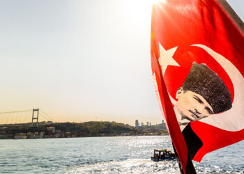 Sahte yüzler ve gerçek kurtuluş