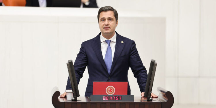 Yanacak yer kalmadığı için yangınlar söndü!