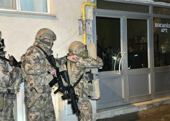 Suç örgütü üyelerine yönelik operasyonda 4'ü çocuk 14 şüpheli yakalandı