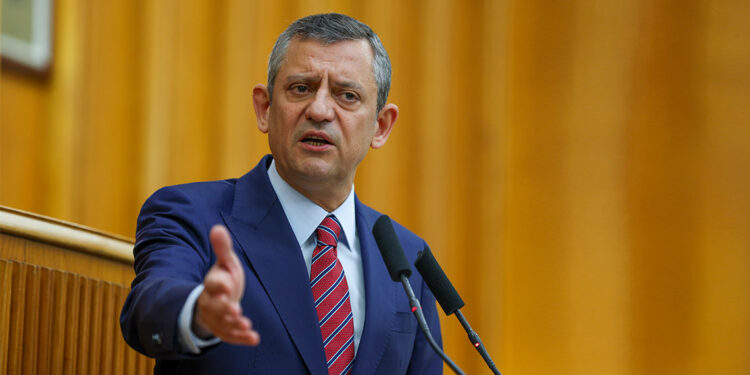 Turizm Bakanı sefa sürüyor, Kartalkaya'da dedeler, nineler gözyaşı döküyor