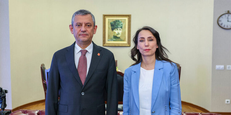 Özgür Özel Tülay Hatimoğulları ile bir araya geldi!