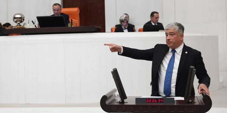 Madencilik Yasası milletin değil bir avuç şirketin yararına