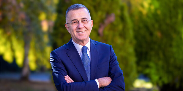 Gençler, Türkiye'de kalmalı mı, gitmeli miyim diye soruyor