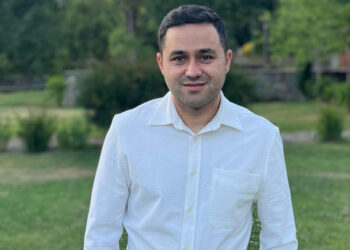 Ege'nin iki yakası orman yangınlarıyla mücadele ediyor