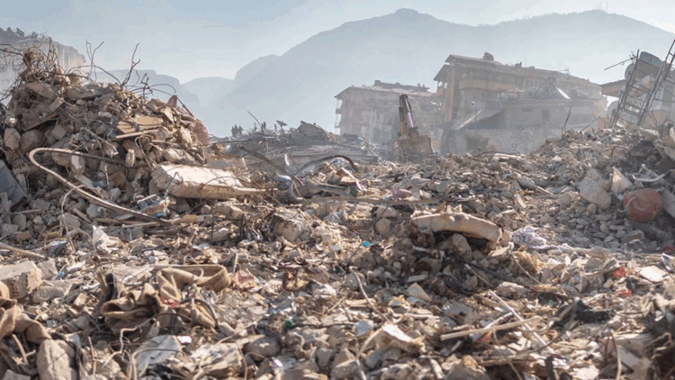 112 kişinin öldüğü Arıkan Sitesi’ne ilişkin 17 kamu görevlisi hakkında dava