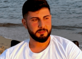 2 aylık kocasını bıçaklayarak öldürdü