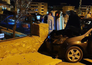 Karabük'te 3 otomobilin karıştığı kazada 3 kişi yaralandı