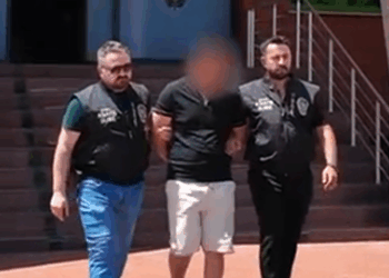 4 çocuğunun annesini boğdu