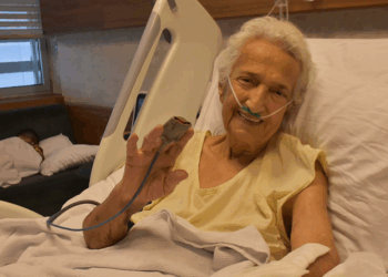 85 yaşındaki hasta, kapalı kalp kapağı ameliyatı ile sağlığına kavuştu