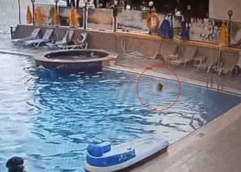 9 yaşındaki Ali, kaldıkları otelin havuzunda boğuldu